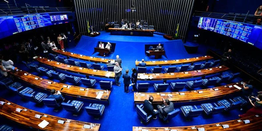 BQLb9Ceq-Plenario-do-Senado-1