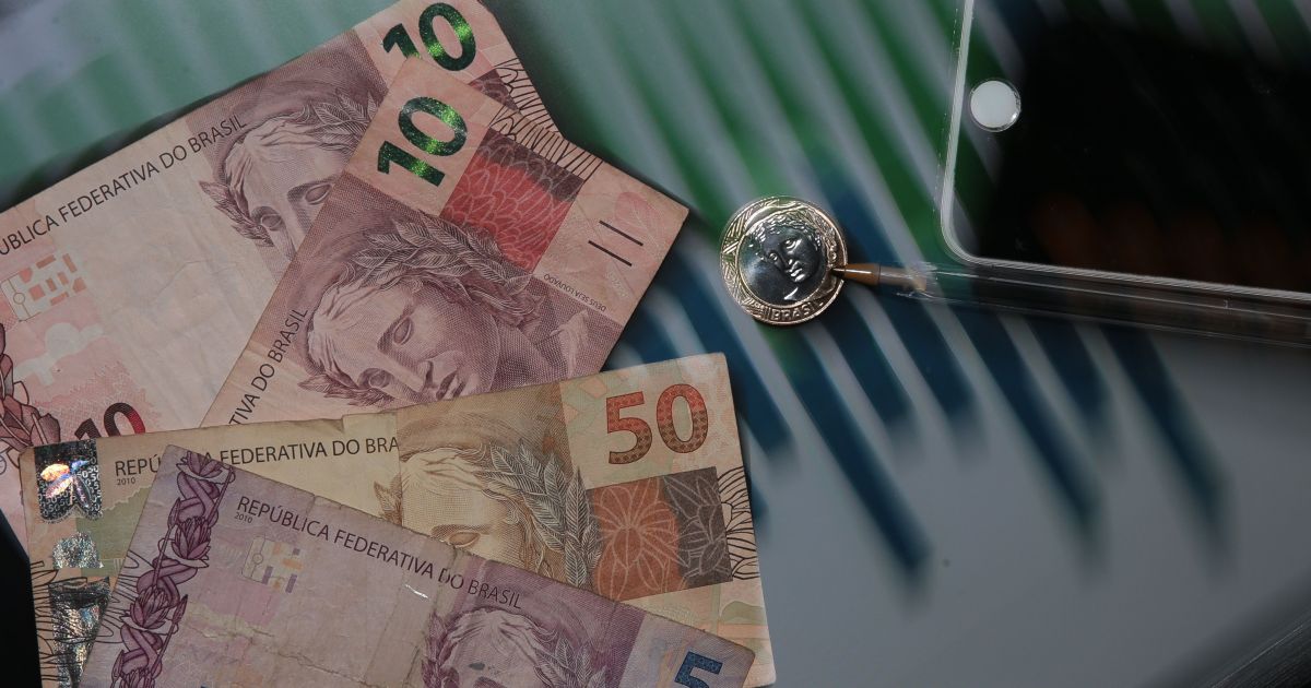 Economia-Moeda-RealDinheiro-Calculadora-Marcello-Casal-JrAgencia-Brasil