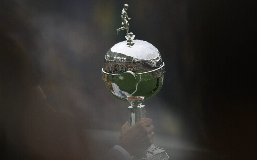 a-sonhada-taca-da-libertadores-foto-carl-de-souza-afp-1024×640-1 a-sonhada-taca-da-libertadores-foto-carl-de-souza-afp-1024x640-1
