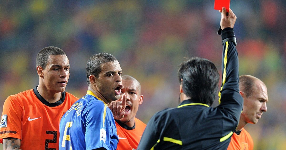 felipe-melo-expulso-2010-e1772476839155