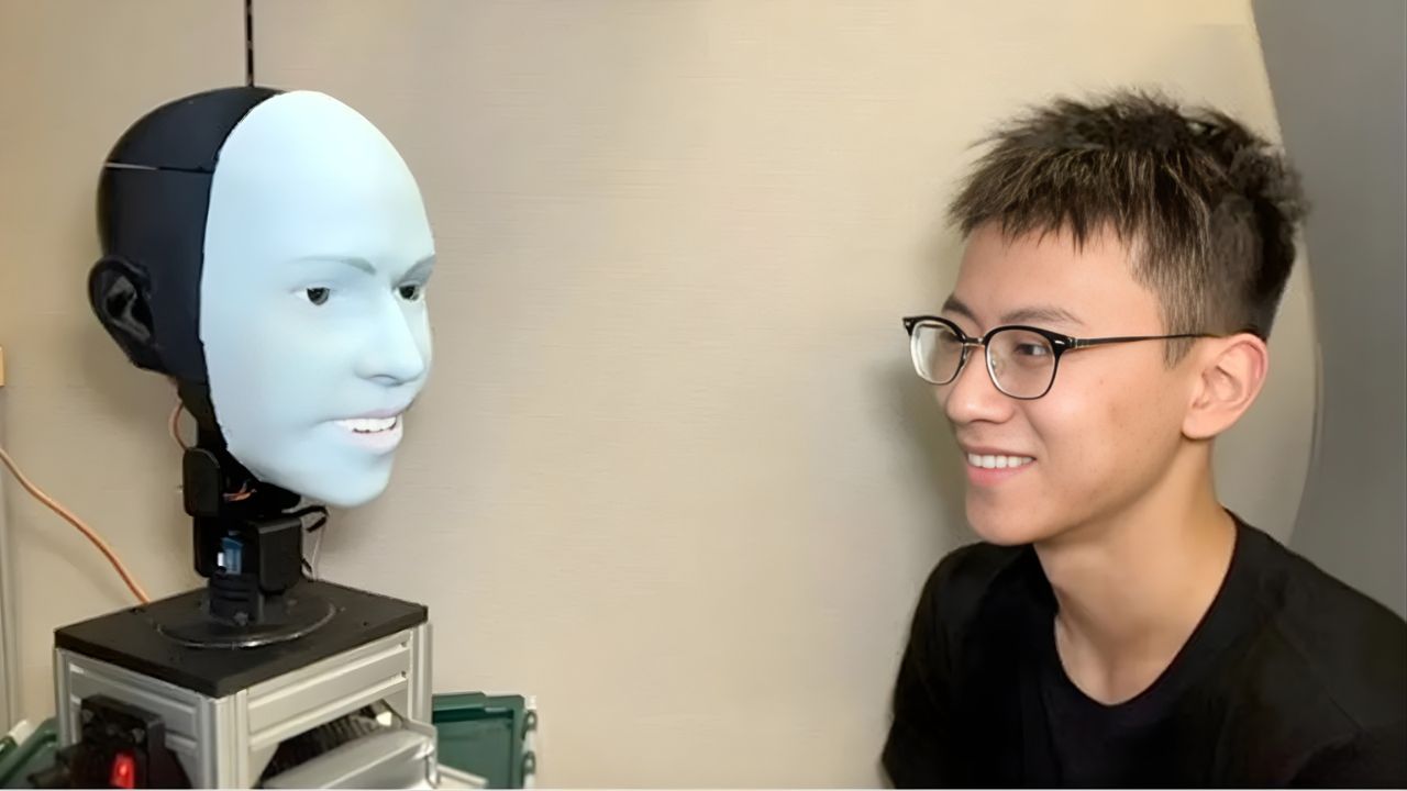 Robo-humanoid-EMO Robo-humanoid-EMO