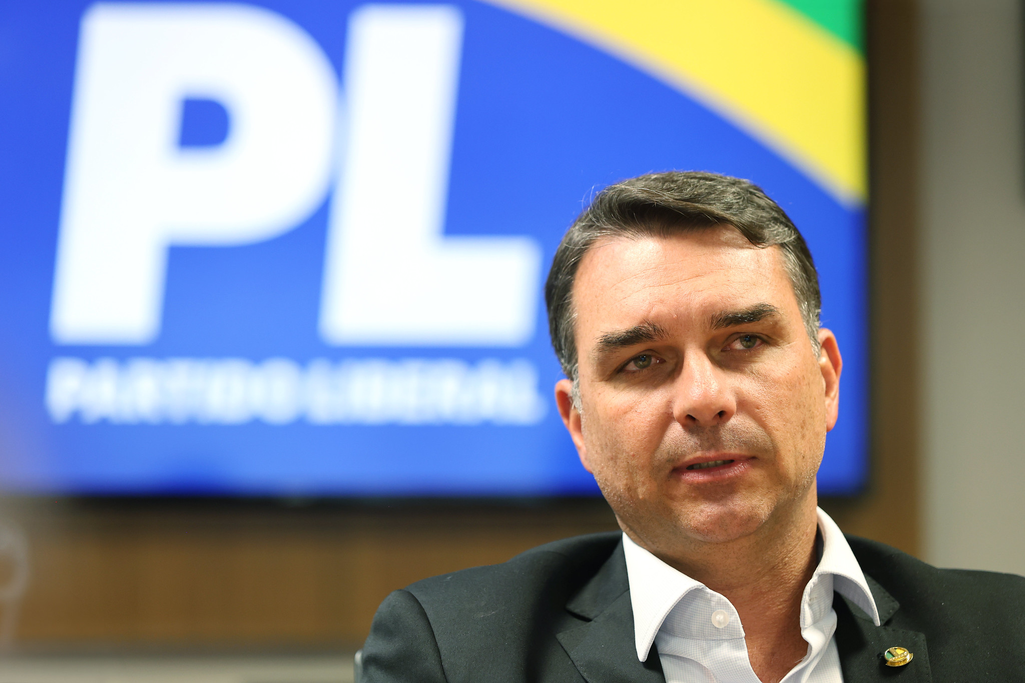tagem sobre famílias que recolhem alimentos descartados no lixo em Fortaleza. As