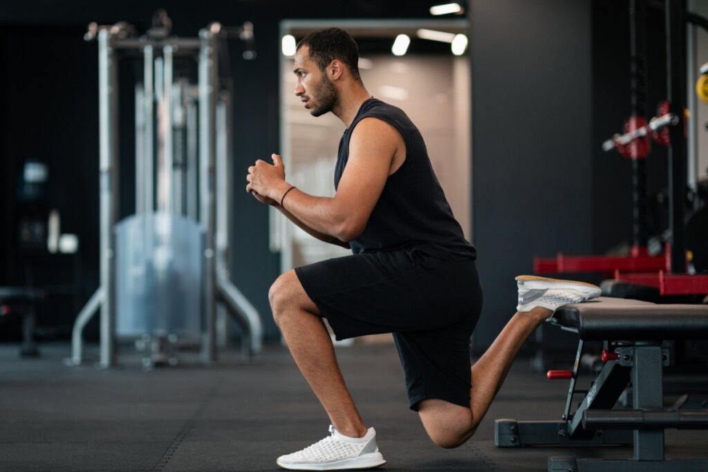 Agachamento búlgaro: cinco razões para adicionar esse exercício à sua rotina de treinos